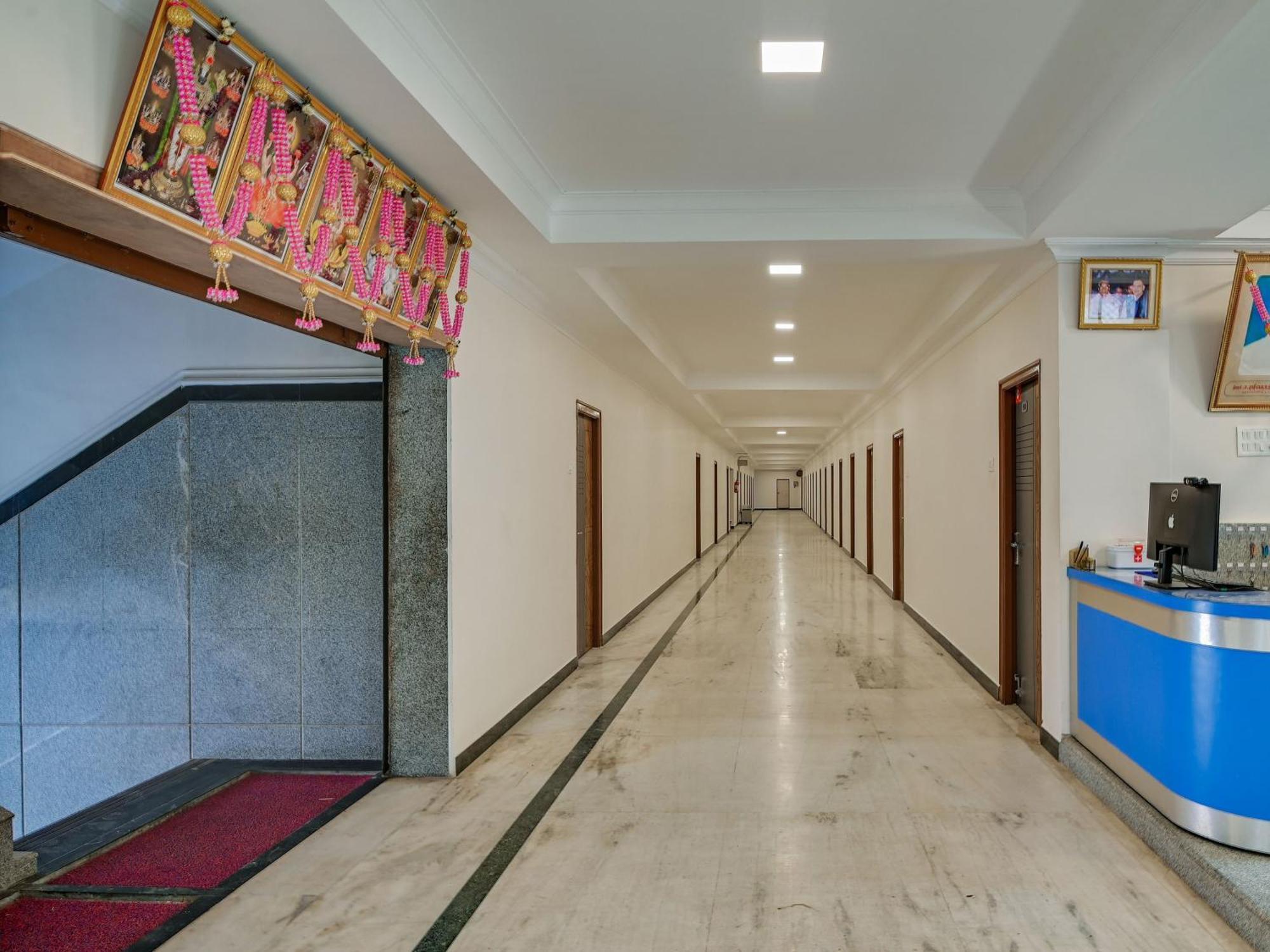 Hotel O Rj Royal Inn Vellore Exteriör bild