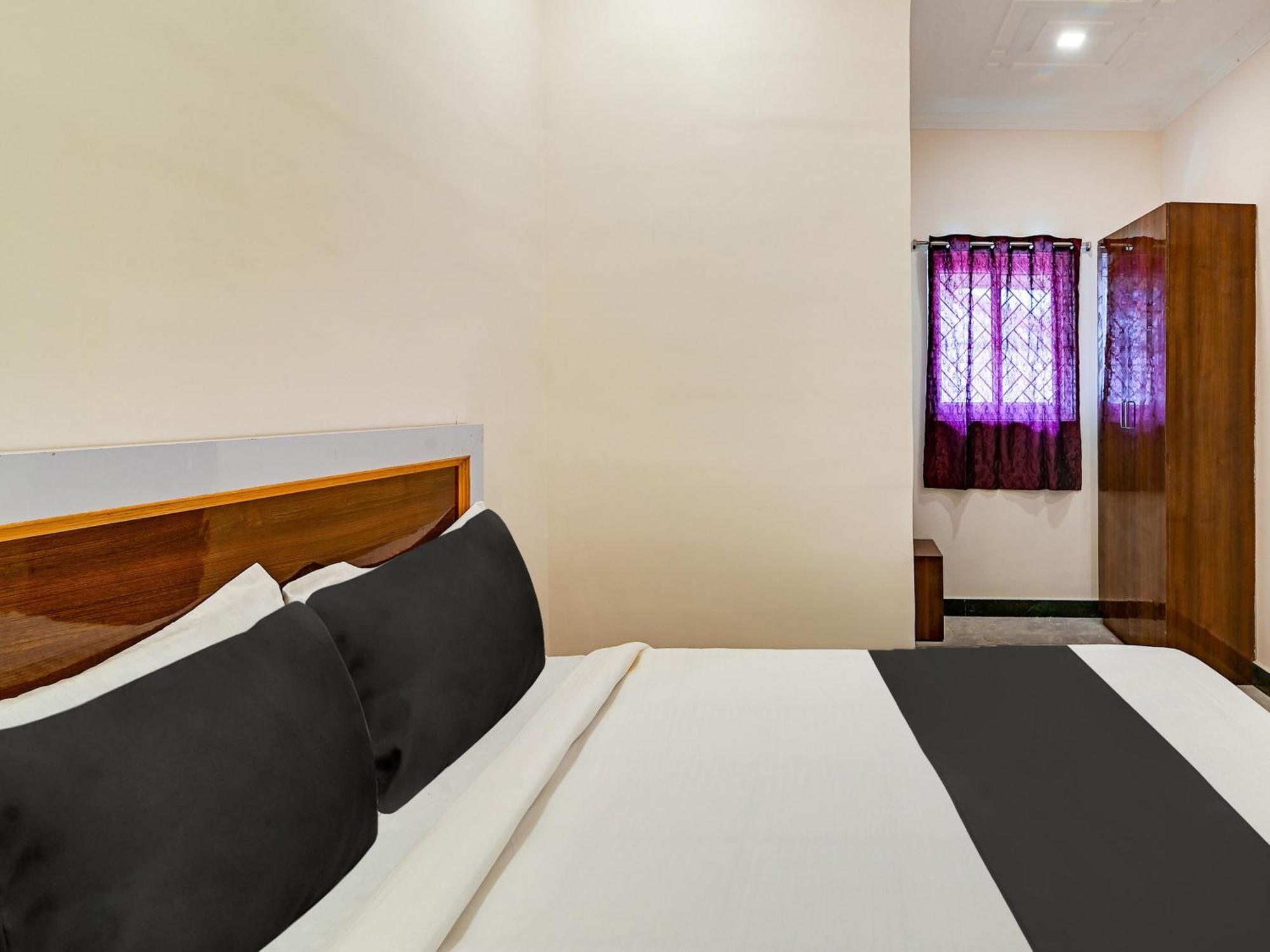 Hotel O Rj Royal Inn Vellore Exteriör bild