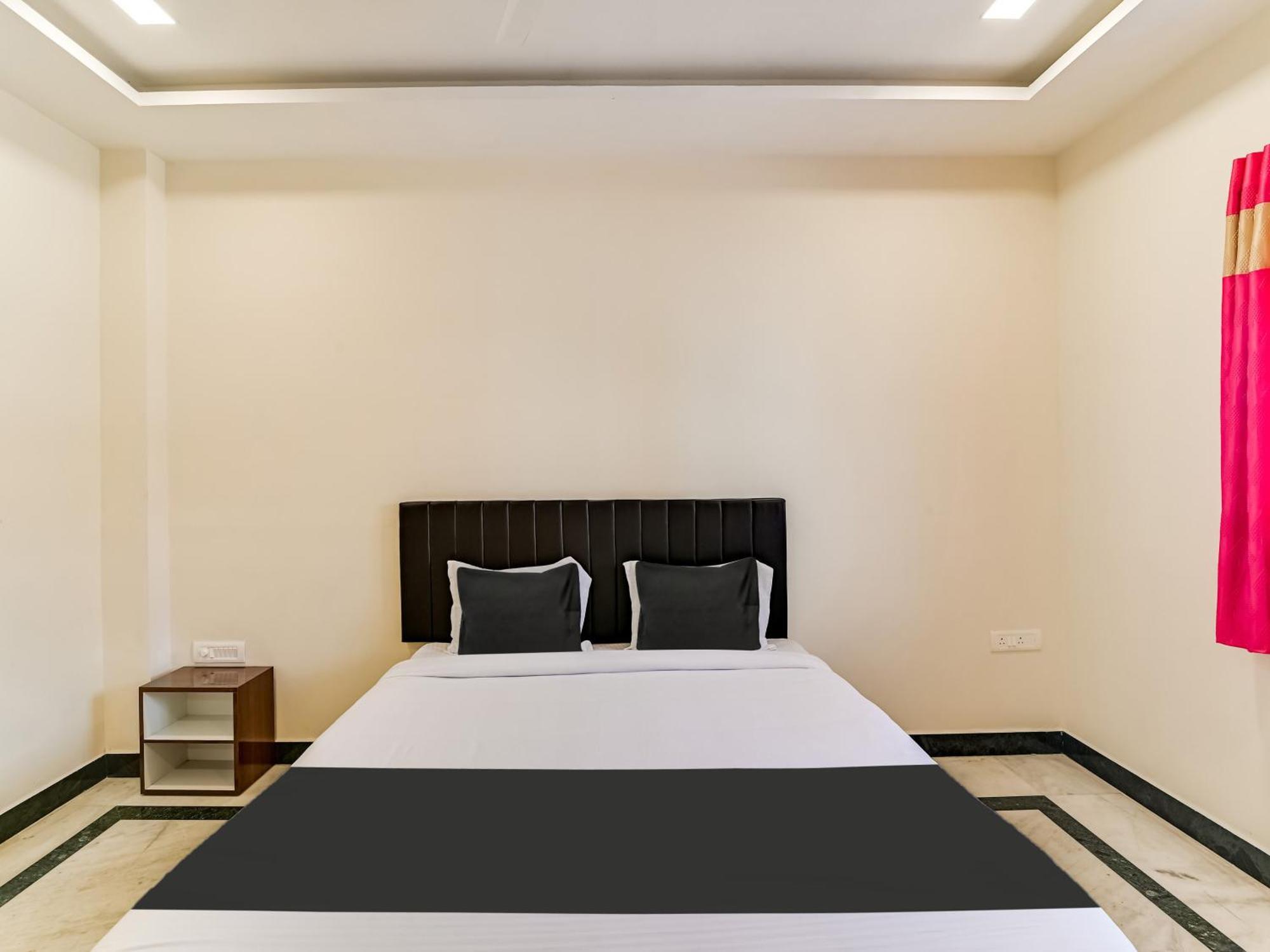 Hotel O Rj Royal Inn Vellore Exteriör bild