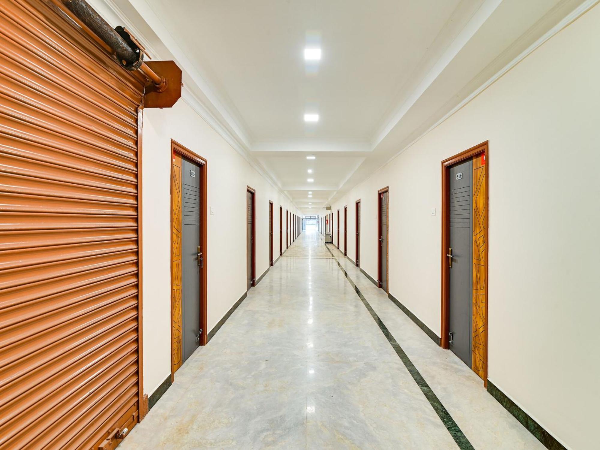 Hotel O Rj Royal Inn Vellore Exteriör bild